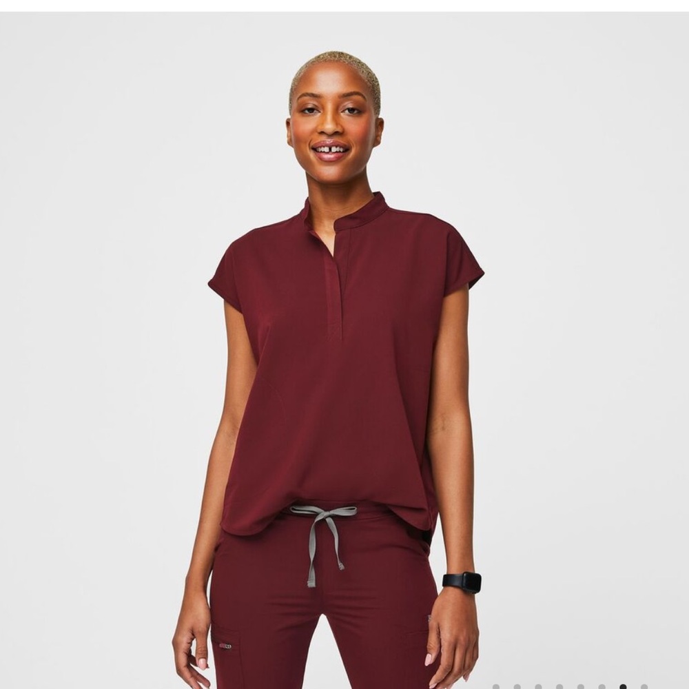 Figs maroon S Zamora higher bottoms and XS Oversized Rafaela top